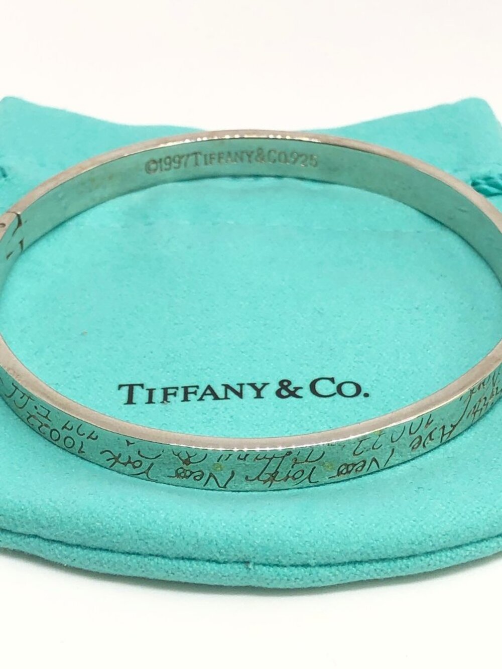 TIFFANY & CO NOTES SCRIPT HINGED SILVER 925 FIFTH AVE NEW YORK BANGLE BRACELET